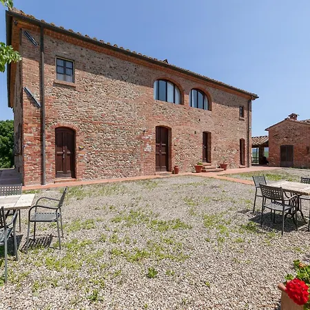 Flat With Swimming Pool Apartment