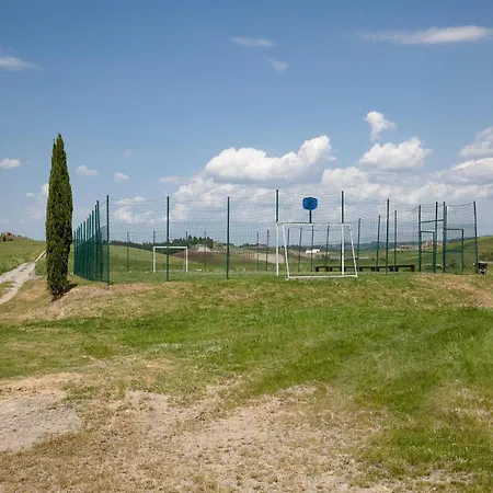 Apartmán With Swimming Pool
