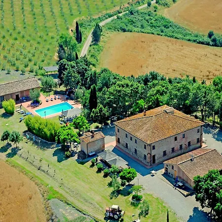 Apartmán With Swimming Pool
